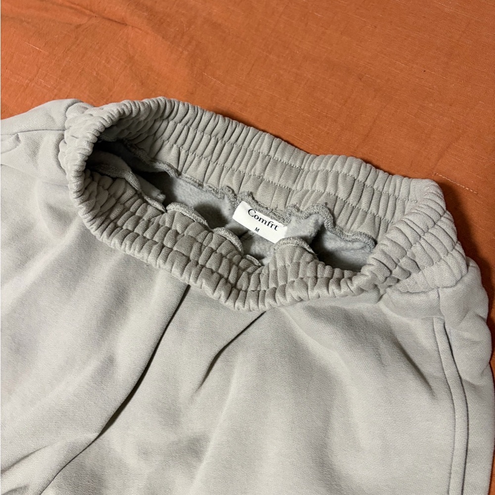 Comfy Women's Travel Essentials Sweatpants (Stone) View 3